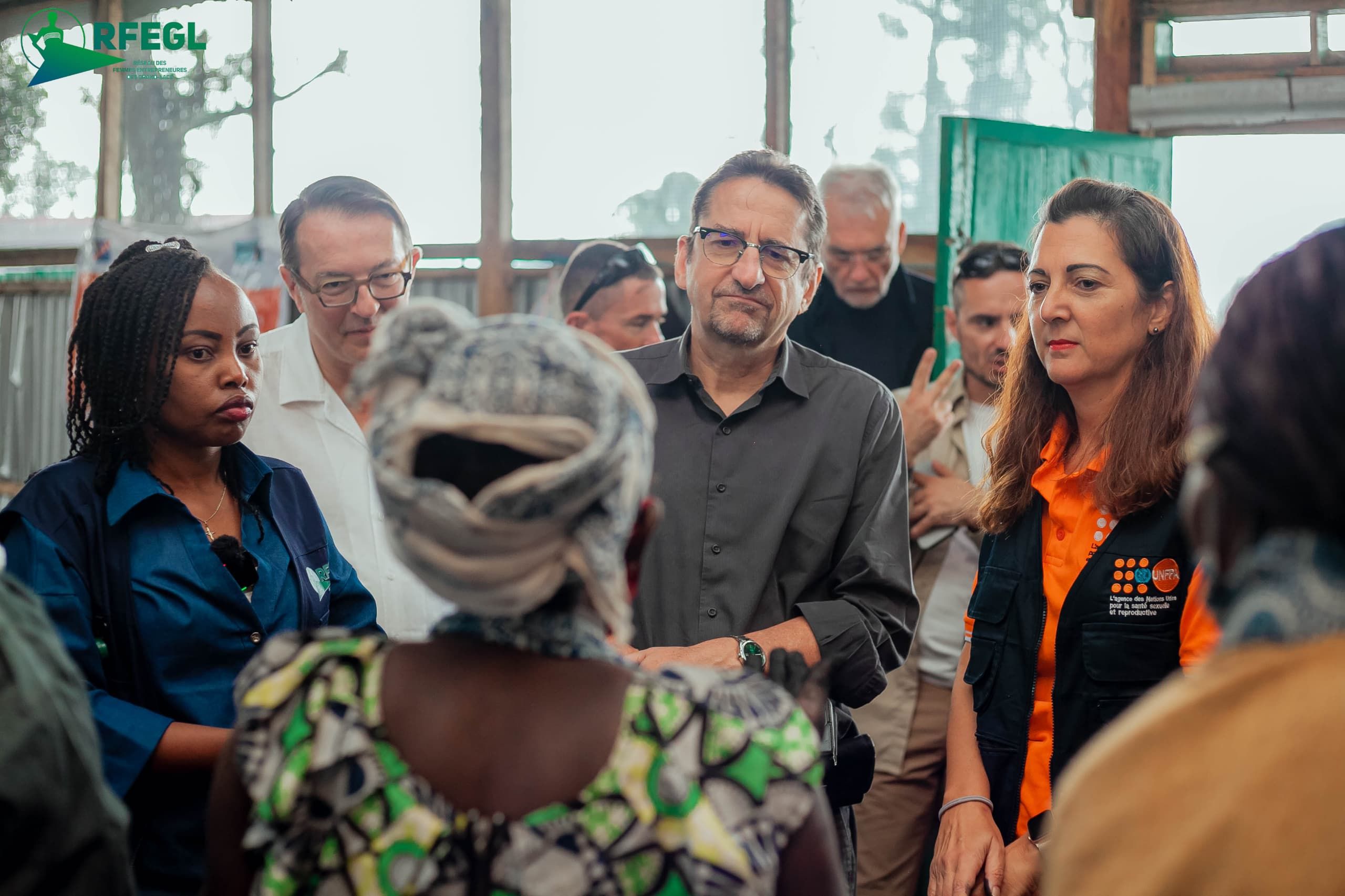Nord-Kivu : Bruno Lemarquis, Coordonnateur Humanitaire de la RDC, visite le site de production du RFEGL à Kanyaruchinya